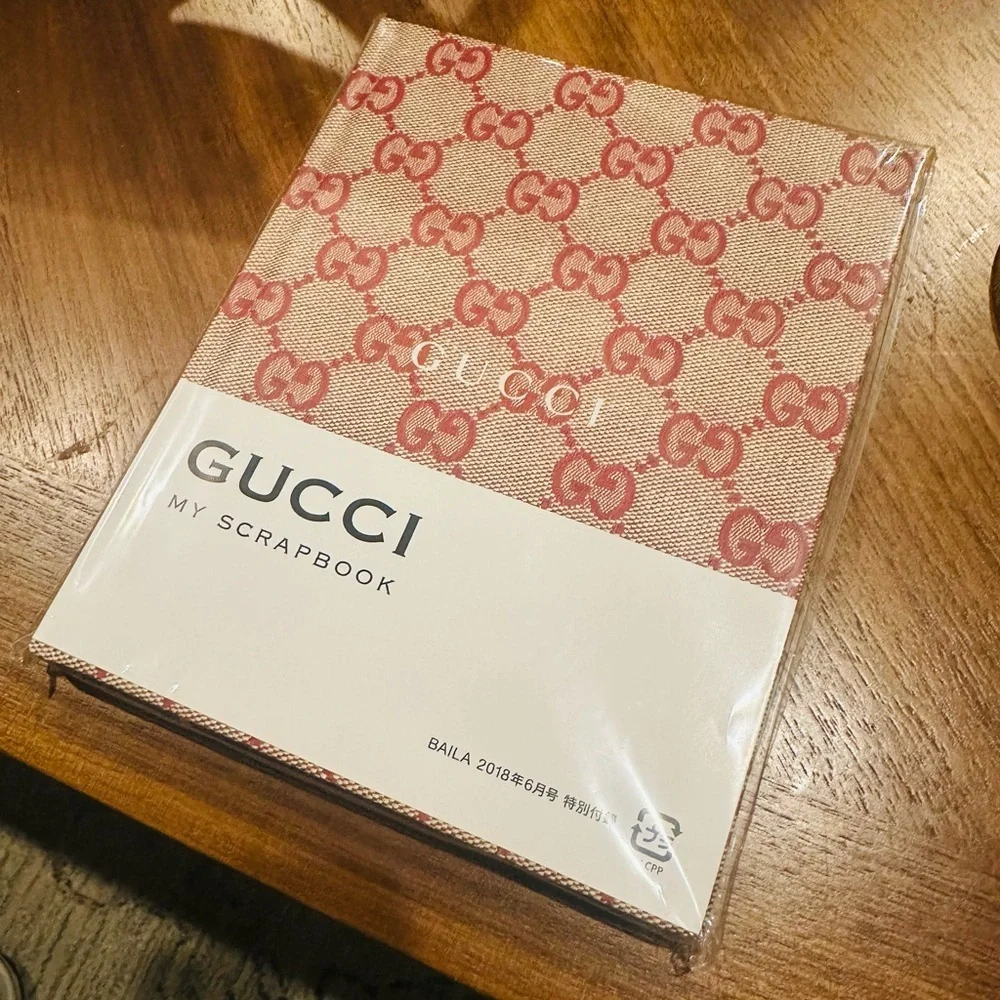 NEW GUCCI My Scrapbook with Red Beige Canvas Cover Monogram GG Design